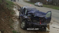 E merë veturën pa dijenin e pronarit, aksidentohet në fshatin Sllatinë (FOTO)