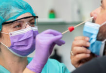 Dy shkupjanë kapen me PCR teste të falsifikuara