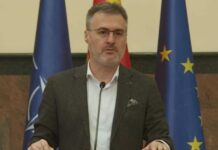 Aziri: Qeveria vazhdon të rrisë shpenzimet publike, mendon për luks dhe jo për qytetarët (VIDEO)