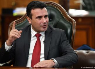 Zaev paralajmëron tërheqjen nga politika: Kryeministri s’duhet të shërbejë më shumë se dy mandate