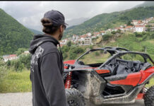 Aktroi i njohur Blerim Destani vizitoni fshatin Veshallë në Tetovë