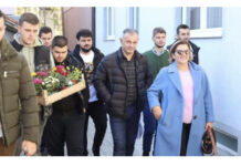 Ganiu nga Gazi Baba: Diell, fytyra të buzëqeshura dhe mikëpritje e sinqertë