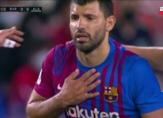 Momenti i frikshëm kur Aguero shtrihet në fushë pas problemeve me frymëmarrje (VIDEO)