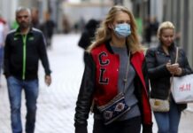 Vala e katërt e pandemisë në Evropë, shumë vende po shtrëngojnë sërish masat