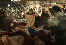 Pazare ‘të çmendura’: Pse kaq shumë njerëz po blejnë në Turqi