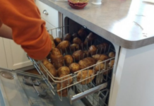 Përse duhet t’i vendosni patatet në makinën e larjes së enëve