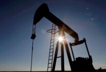 Vazhdon të bie çmimi i naftës në bursat botërore