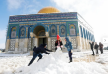 Çdo gjë e bardhë, Jerusalemi mbulohet nga dëbora mbyllen shkollat e bizneset