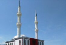 “Kam udhëtuar 4 ditë maleve”, i riu nga Maroku gjendet i ngrirë në oborrin e xhamisë