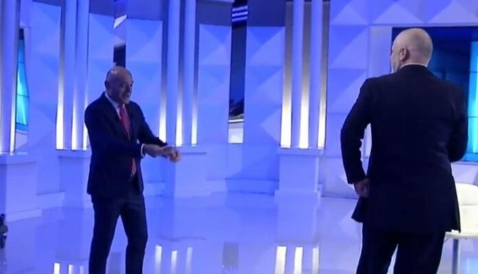 3841B479-3F7E-426D-BA3D-FAEA9768556E