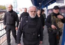 I veshur me antiplumb, Xhaferi politikani i parë shqiptar viziton Ukrainën