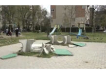 Kush po i demolon parqet rekreative në Çair?