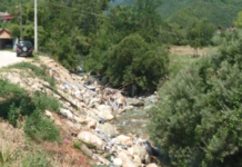 Tearca dhe fshatrat e saj nuk kanë kanalizim