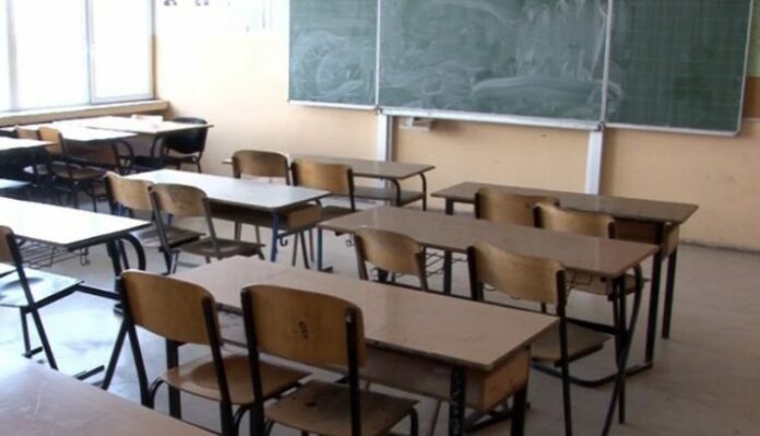 auto_shkolla_klasa_derrasa_e_zeze_shkumesi1525601470-780x439-1-750x430