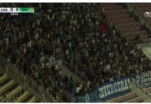Tifozët e Shkupit i mirpresin futbollistët e Ballkanit duke kënduar këngën e Adem Jasharit